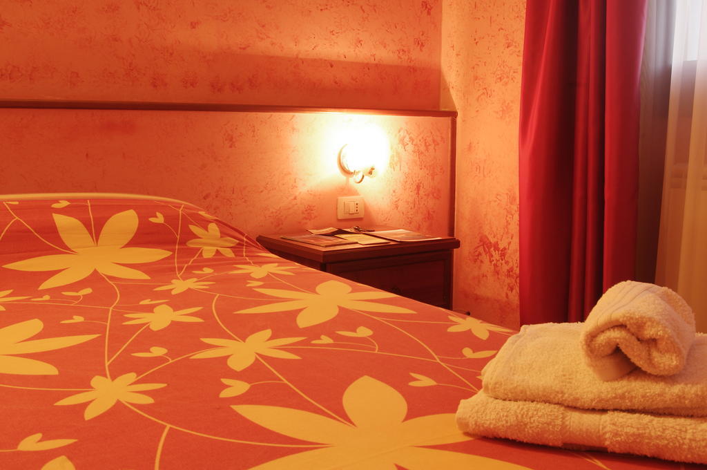 B&B Fantar House Carbonia Oda fotoğraf