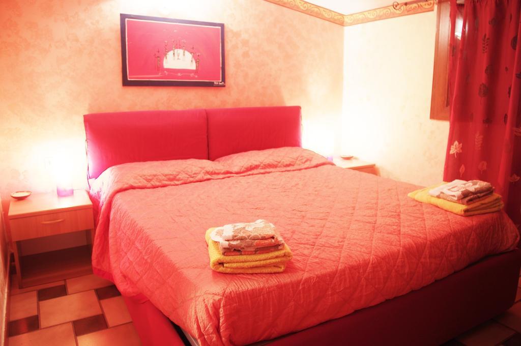 B&B Fantar House Carbonia Oda fotoğraf